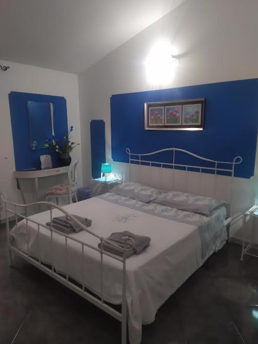 Locazioni Brevi La Rosaviola Guest Rooms Teulada Exterior photo